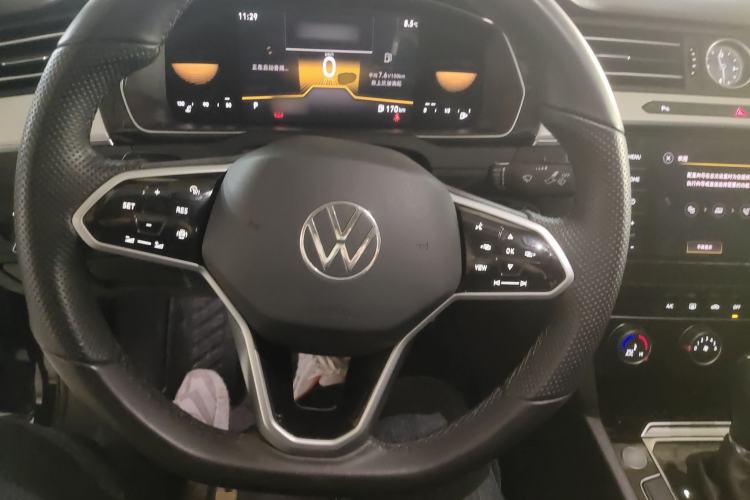 Used Volkswagen Magotan 2025 Zhongxiang Version 280TSI DSG Comfort Edition Steering Wheel