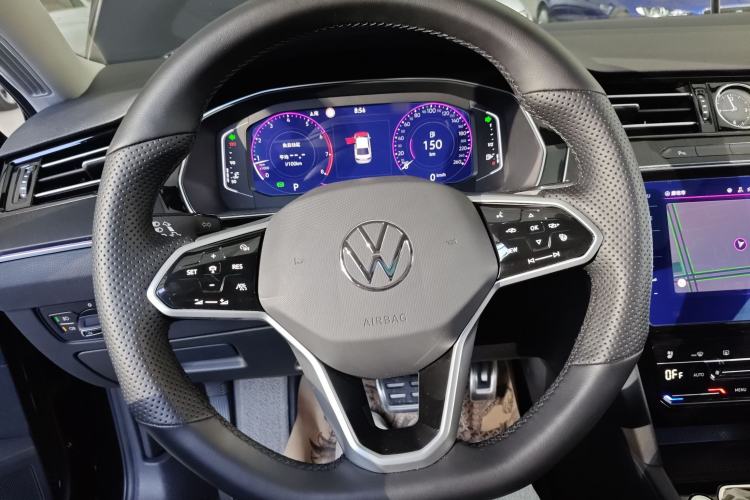 Used Volkswagen Magotan 2025 Zhongxiang Version 330TSI DSG Luxury Edition Steering Wheel