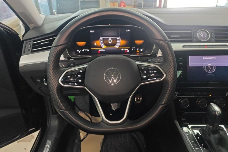 Used Volkswagen Magotan 2025 Zhongxiang Version 280TSI DSG Comfort Edition Steering Wheel