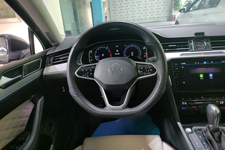 Used Volkswagen Magotan 2025 Revised Version 2 Zhongxiang Edition 330TSI DSG Luxury Trim Steering Wheel