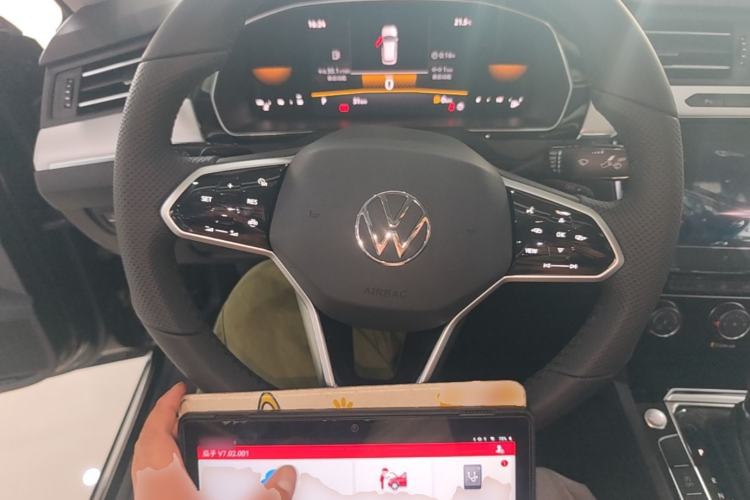 Used Volkswagen Magotan 2025 Zhongxiang Version 280TSI DSG Comfort Edition Steering Wheel