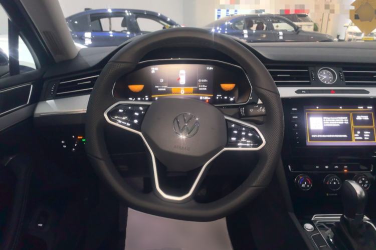 Used Volkswagen Magotan 2025 Zhongxiang Version 280TSI DSG Comfort Edition Steering Wheel