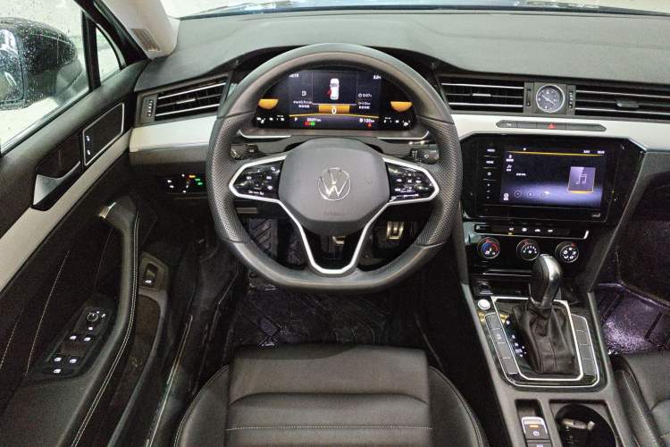 Used Volkswagen Magotan 2025 Zhongxiang Version 280TSI DSG Comfort Edition Steering Wheel