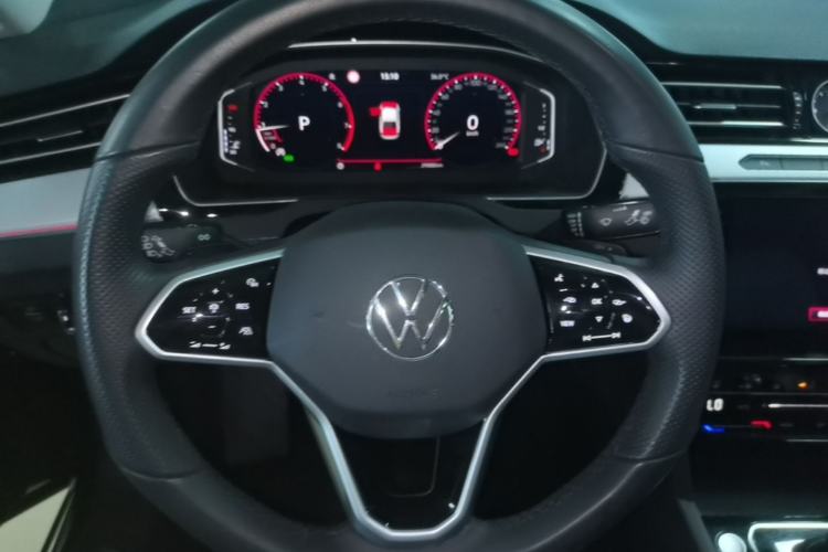 Used Volkswagen Magotan 2025 Zhongxiang Version 330TSI DSG Luxury Edition Steering Wheel