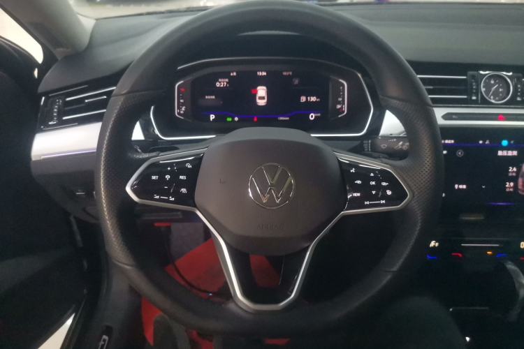 Used Volkswagen Magotan 2025 Zhongxiang Version 330TSI DSG Luxury Edition Steering Wheel