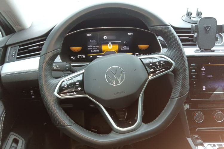 Used Volkswagen Magotan 2025 Zhongxiang Version 280TSI DSG Comfort Edition Steering Wheel
