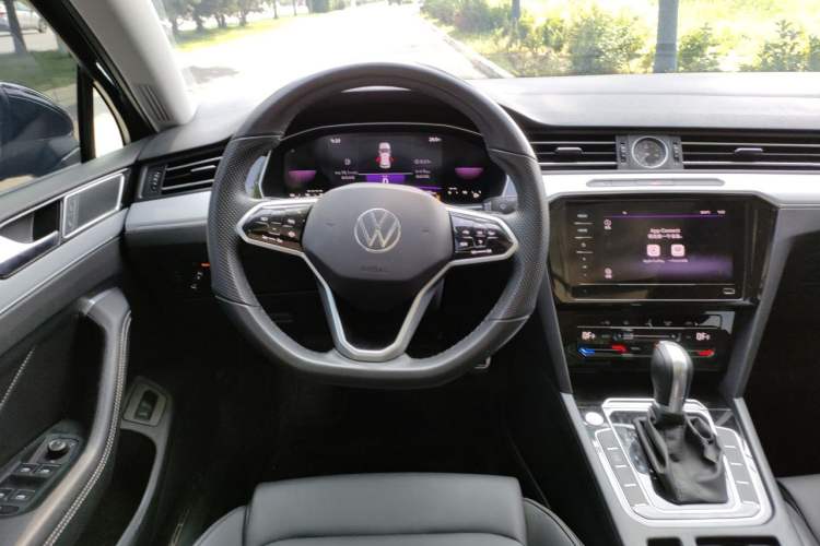 Used Volkswagen Magotan 2025 Zhongxiang Version 280TSI DSG Comfort Edition Steering Wheel