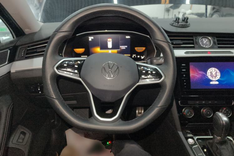 Used Volkswagen Magotan 2025 Zhongxiang Version 280TSI DSG Comfort Edition Steering Wheel