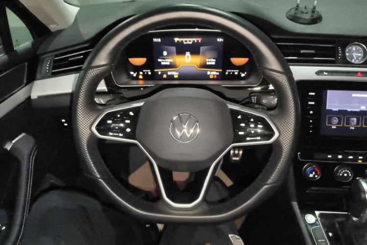 Used Volkswagen Magotan 2025 Zhongxiang Version 280TSI DSG Comfort Edition Steering Wheel