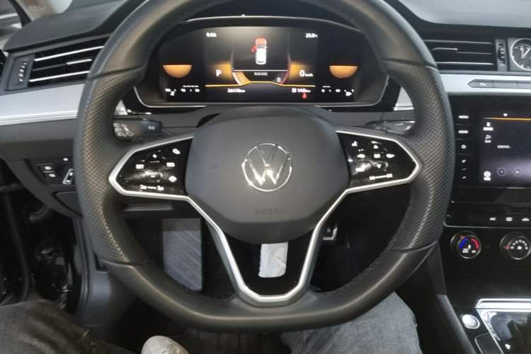 Used Volkswagen Magotan 2025 Zhongxiang Version 280TSI DSG Comfort Edition Steering Wheel