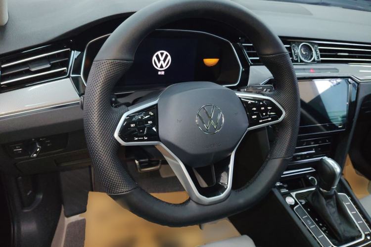 Used Volkswagen Magotan 2025 Zhongxiang Model 280TSI DSG Luxury Version Steering Wheel