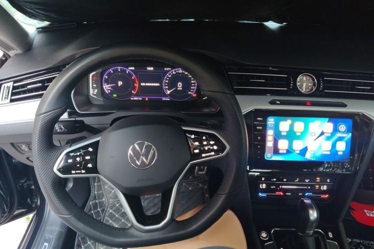 Used Volkswagen Magotan 2025 Zhongxiang Version 330TSI DSG Luxury Edition Steering Wheel