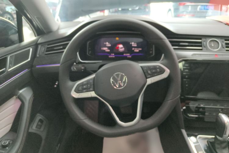 Used Volkswagen Magotan 2025 Revised Version 2 Zhongxiang Edition 330TSI DSG Luxury Trim Steering Wheel