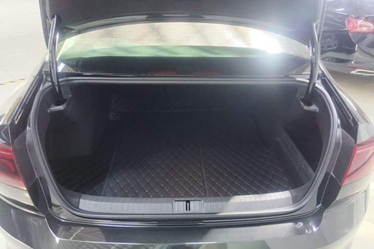 Used Volkswagen Magotan 2025 Zhongxiang Version 280TSI DSG Comfort Edition Trunk