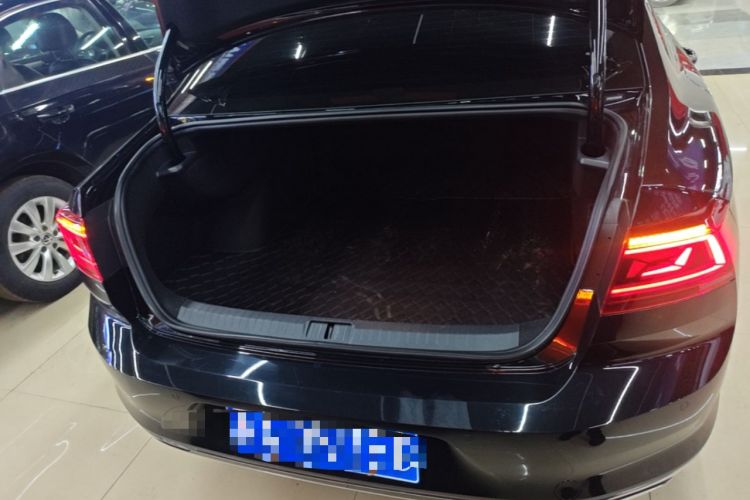 Used Volkswagen Magotan 2025 Zhongxiang Version 280TSI DSG Comfort Edition Trunk