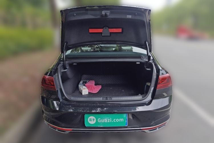 Used Volkswagen Magotan 2025 Zhongxiang Version 330TSI DSG Luxury Edition Trunk