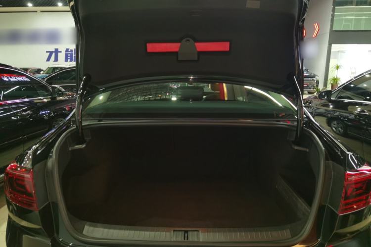 Used Volkswagen Magotan 2025 Zhongxiang Version 280TSI DSG Comfort Edition Trunk