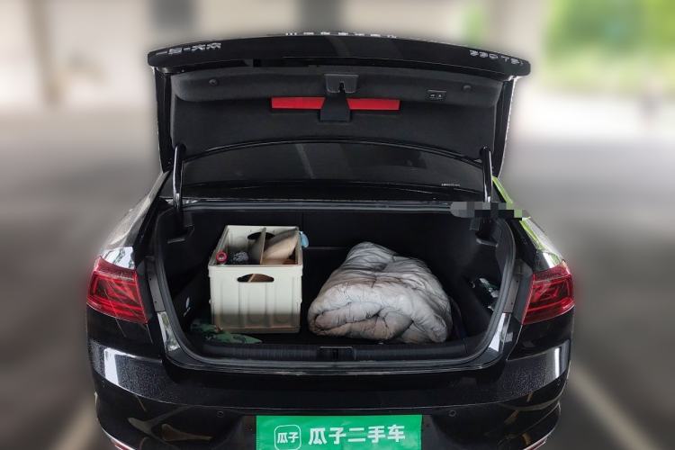 Used Volkswagen Magotan 2025 Revised Version 2 Zhongxiang Edition 330TSI DSG Luxury Trim Trunk