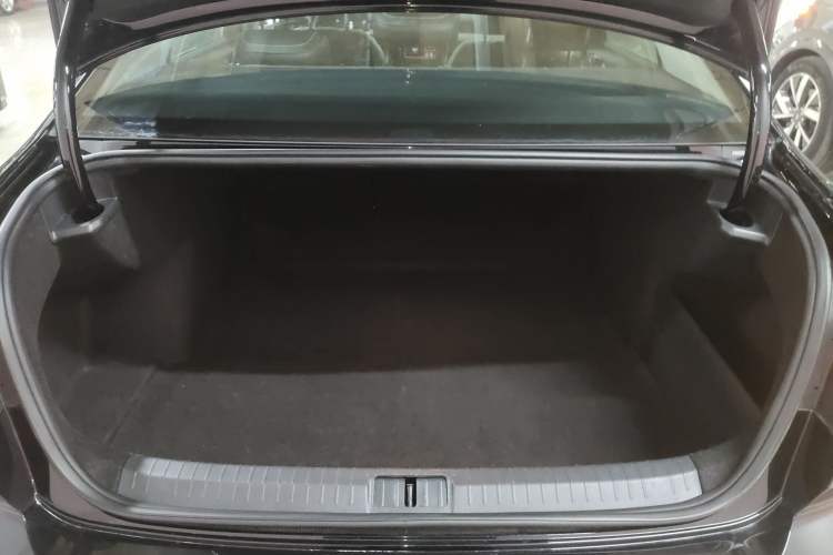 Used Volkswagen Magotan 2025 Zhongxiang Version 280TSI DSG Comfort Edition Trunk