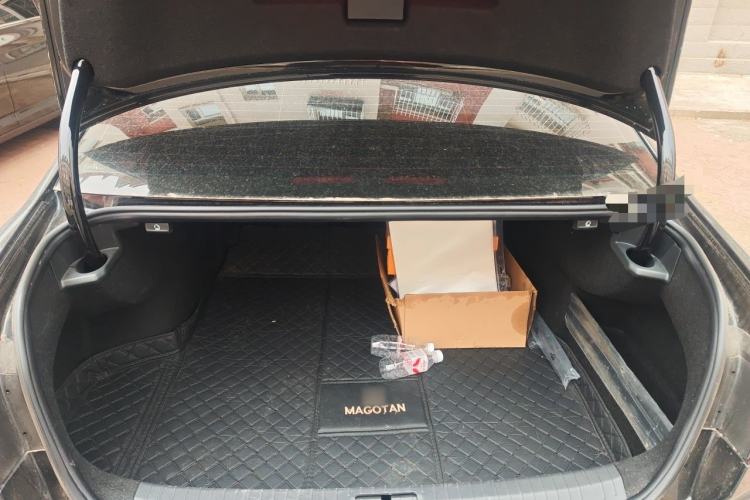 Used Volkswagen Magotan 2025 Zhongxiang Version 330TSI DSG Luxury Edition Trunk