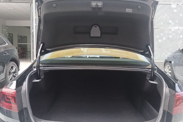 Used Volkswagen Magotan 2025 Zhongxiang Version 280TSI DSG Comfort Edition Trunk