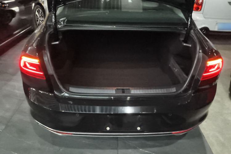 Used Volkswagen Magotan 2025 Zhongxiang Version 280TSI DSG Comfort Edition Trunk
