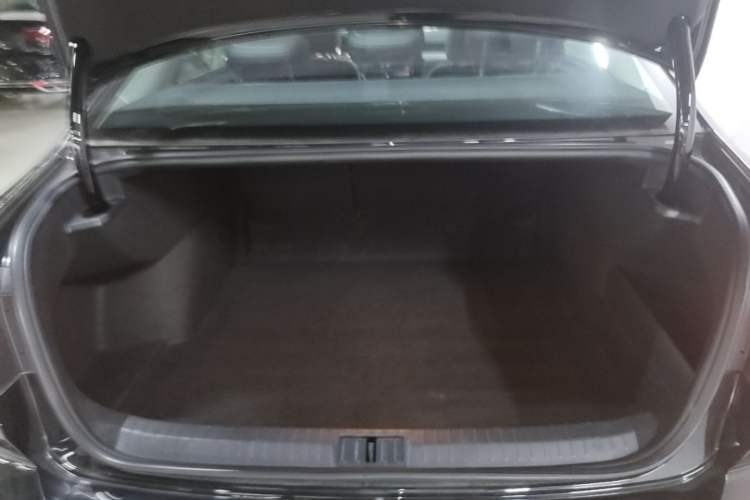 Used Volkswagen Magotan 2025 Zhongxiang Version 280TSI DSG Comfort Edition Trunk