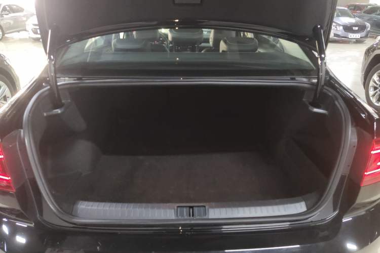 Used Volkswagen Magotan 2025 Zhongxiang Version 280TSI DSG Comfort Edition Trunk