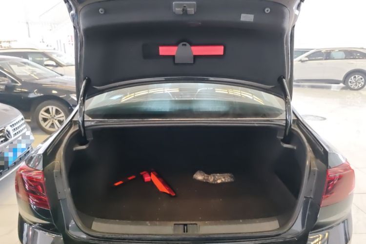 Used Volkswagen Magotan 2025 Zhongxiang Version 280TSI DSG Comfort Edition Trunk