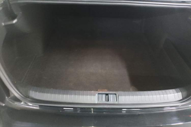 Used Volkswagen Magotan 2025 Zhongxiang Version 280TSI DSG Comfort Edition Trunk