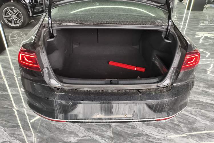 Used Volkswagen Magotan 2025 Zhongxiang Version 280TSI DSG Comfort Edition Trunk