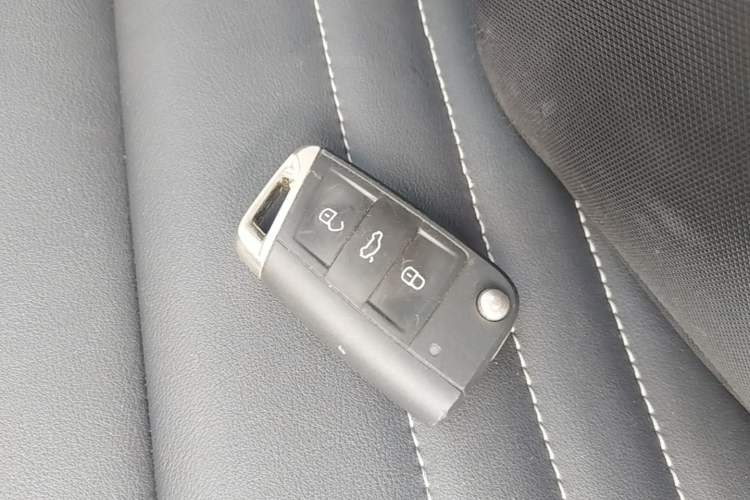Used Volkswagen Magotan 2025 Zhongxiang Version 280TSI DSG Comfort Edition Vehicle Key