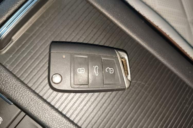 Used Volkswagen Magotan 2025 Revised Version Zhongxiang Edition 330TSI DSG Luxury Trim Vehicle Key