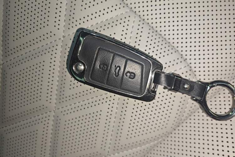 Used Volkswagen Magotan 2025 Revised Version 2 Zhongxiang Edition 330TSI DSG Luxury Trim Vehicle Key