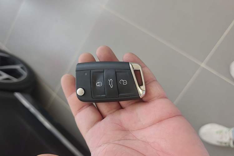Used Volkswagen Magotan 2025 Revised Version Zhongxiang Edition 280TSI DSG Luxury Trim Vehicle Key