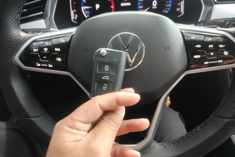 Used Volkswagen Magotan 2025 Zhongxiang Version 330TSI DSG Luxury Edition Vehicle Key