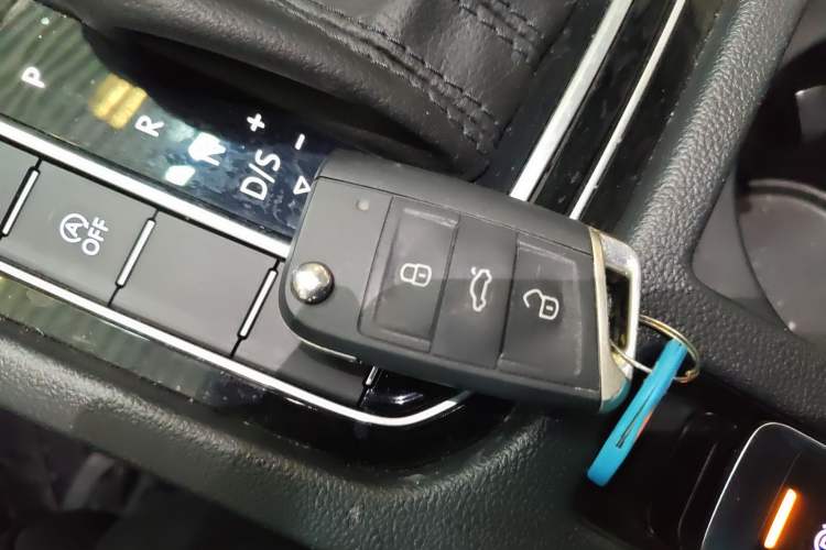 Used Volkswagen Magotan 2025 Zhongxiang Version 280TSI DSG Comfort Edition Vehicle Key