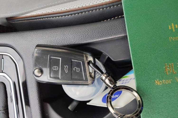 Used Volkswagen Magotan 2025 Zhongxiang Version 330TSI DSG Luxury Edition Vehicle Key