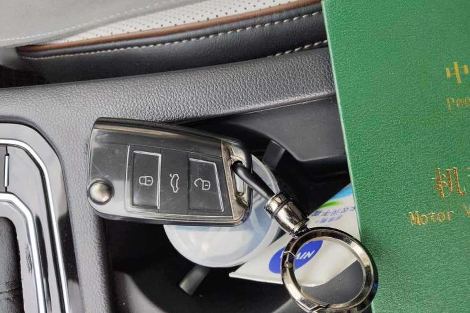 Used Volkswagen Magotan 2025 Zhongxiang Version 330TSI DSG Luxury Edition Vehicle Key