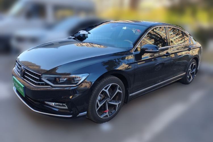 Volkswagen Magotan 2025 Revised Version 2 Zhongxiang Edition 330TSI DSG Luxury Trim