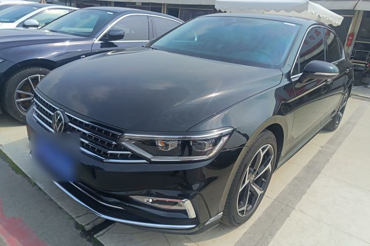 Used Volkswagen Magotan 2025 Revised Version Zhongxiang Edition 330TSI DSG Luxury Trim Guazi used car, China used car export, Used car for sale, Used  cars, Cheapest cars for sale