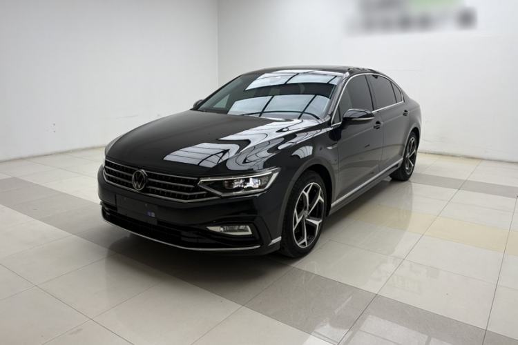 Used Volkswagen Magotan 2025 Zhongxiang Version 330TSI DSG Luxury Edition Guazi used car, China used car export, Used car for sale, Used cars, Cheapest cars for sale