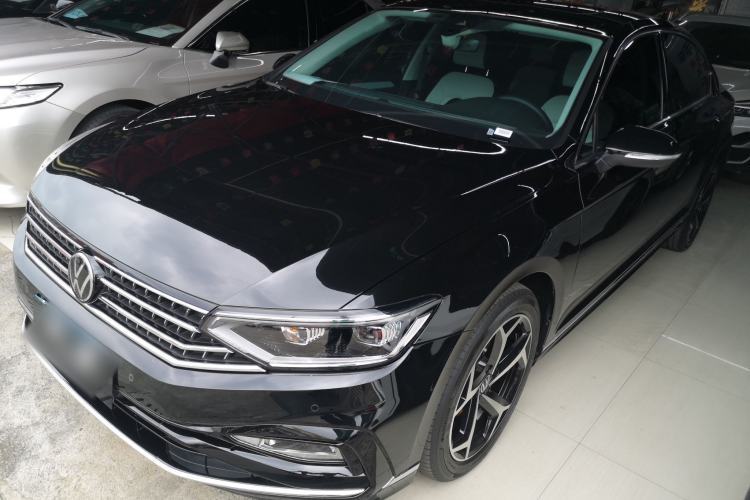 Used Volkswagen Magotan 2025 Revised Version Zhongxiang Edition 330TSI DSG Luxury Trim Guazi used car, China used car export, Used car for sale, Used cars, Cheapest cars for sale