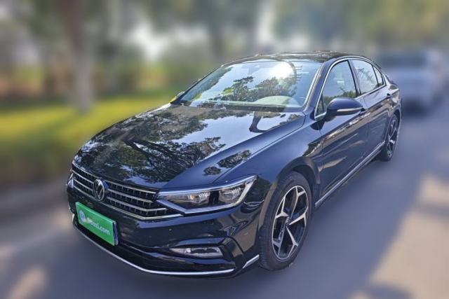 Used Volkswagen Magotan 2025 Revised Version Zhongxiang Edition 330TSI DSG Luxury Trim