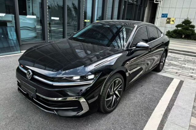 Volkswagen Magotan 2026 380TSI DSG Prestige Package—Daimai Package с пробегом