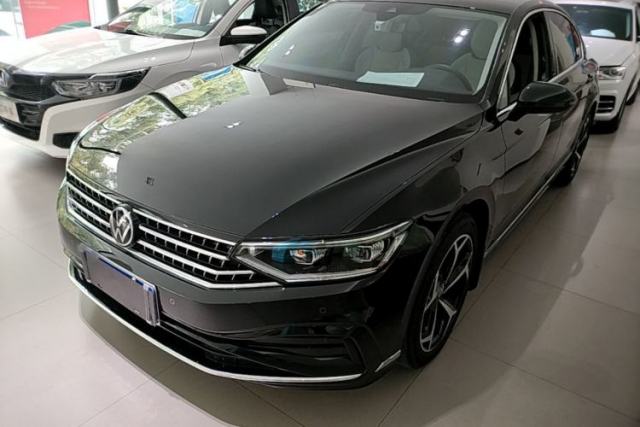 Used Volkswagen Magotan 2026 30 Million Vehicles Selected Model 380TSI DSG Luxury Edition