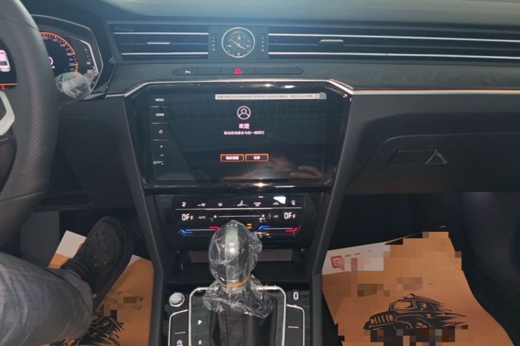 Used Volkswagen Magotan 2026 30 Million Vehicles Selected Model 380TSI DSG Luxury Edition Audio And AC Panel