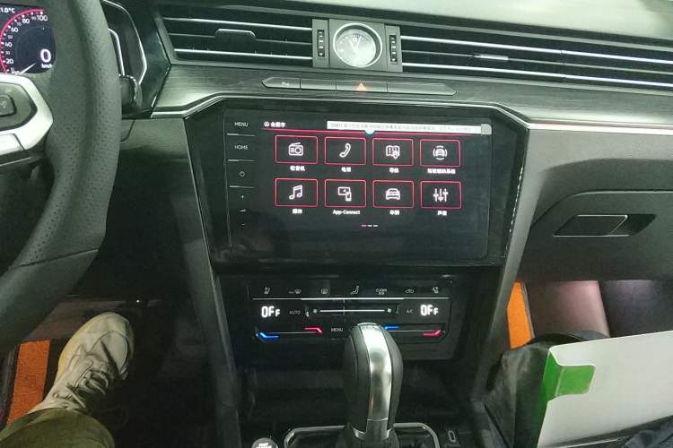 Used Volkswagen Magotan 2026 30 Million Vehicles Selected Model 380TSI DSG Luxury Edition Audio And AC Panel