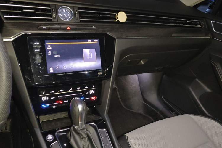 Used Volkswagen Magotan 2026 30 Million Vehicles Selected Model 280TSI DSG Luxury Edition Audio And AC Panel