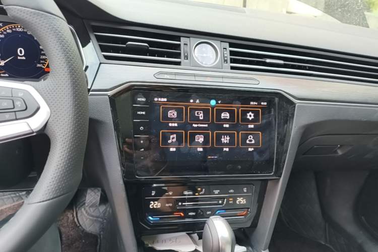 Used Volkswagen Magotan 2026 30 Million Vehicles Selected Model 380TSI DSG Luxury Edition Audio And AC Panel